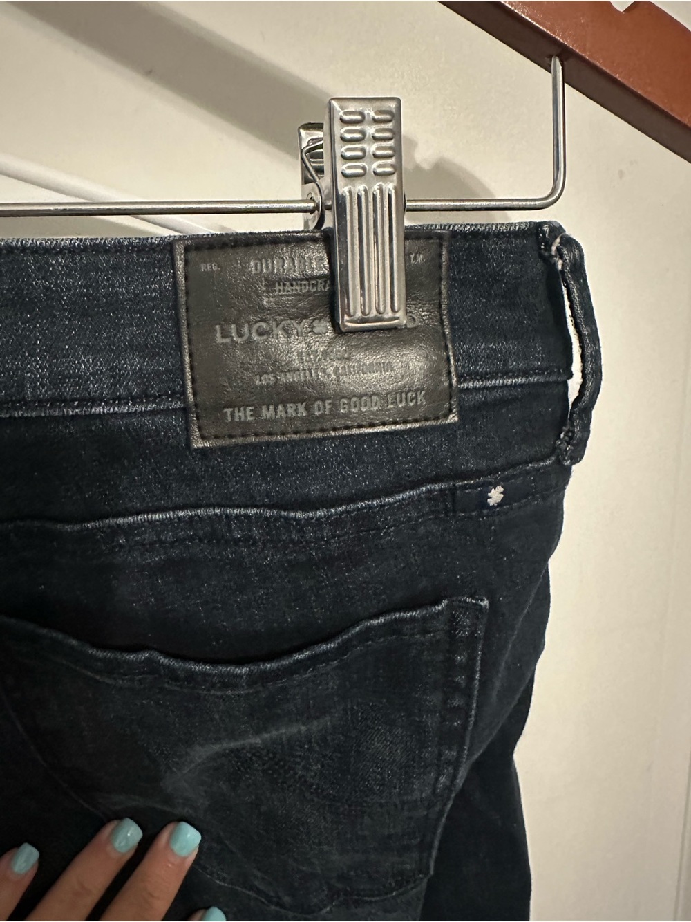 Lucky Brand women’s dark Wash Blue Jeans